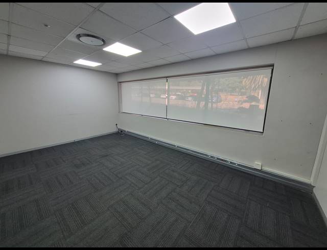 221M² OFFICE TO LET IN WOODMEAD